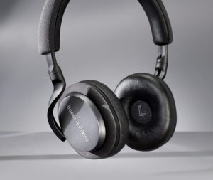 Bowers & Wilkins PX5
